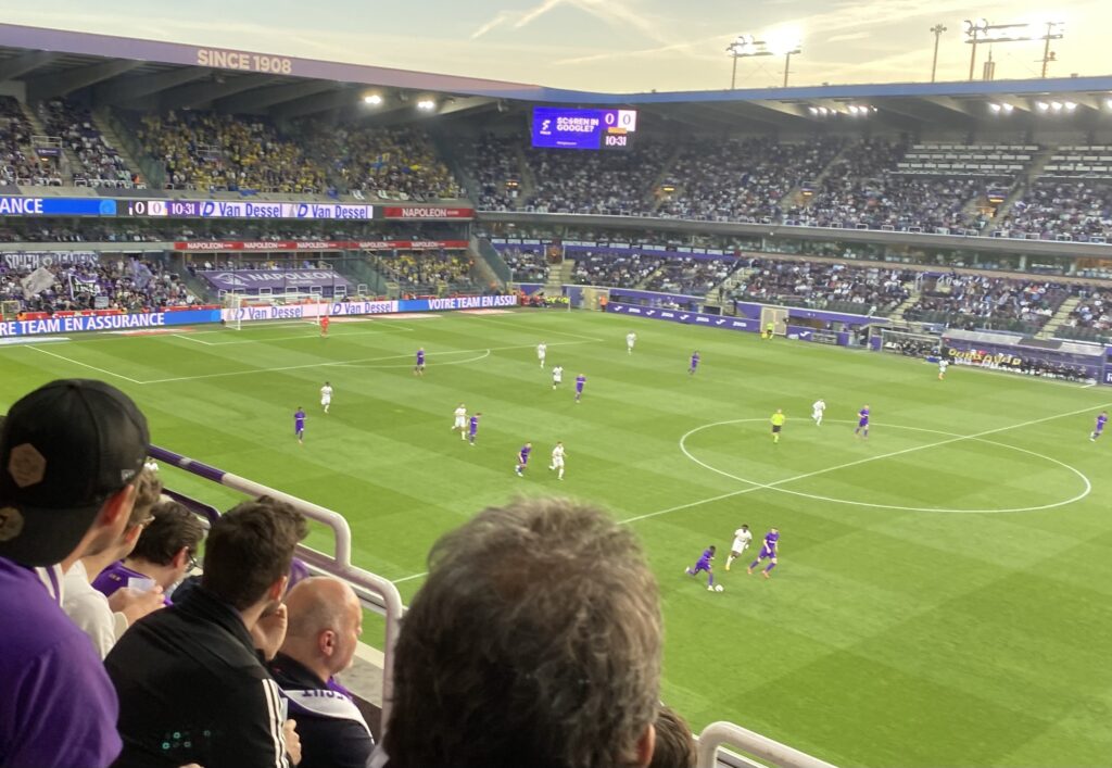 De huidige afbeelding heeft geen alternatieve tekst. De bestandsnaam is: b-1-scaled.jpg